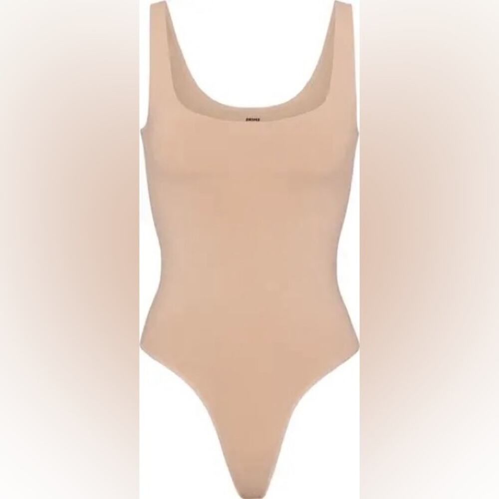 SKIMS Soft Smoothing Seamless Thong Bodysuit NEW NWT Clay
